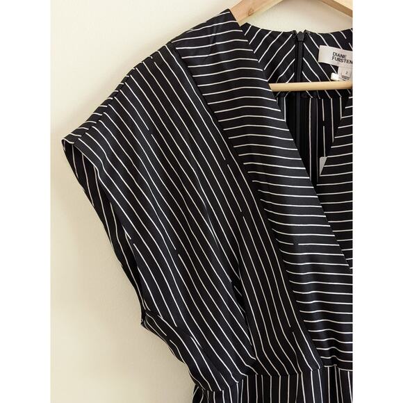 NWT Diane Von Furstenberg Sz 2 Short Sleeve V-Neck Silk Jumpsuit Larson Black - Picture 3 of 10